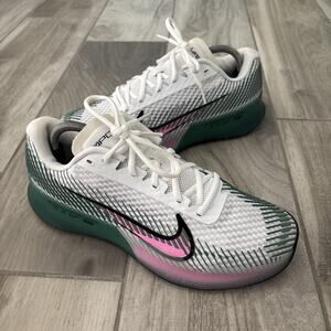 Nike Air Zoom Vapor 11 Court Green Pink Tennis Shoes DR6965-109 Women’s Size 10
